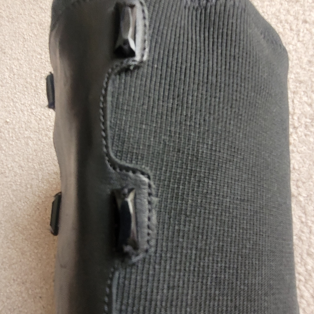 Elegant Black Knee-High Women's Boots - Size 6 M - Picture 7 of 7